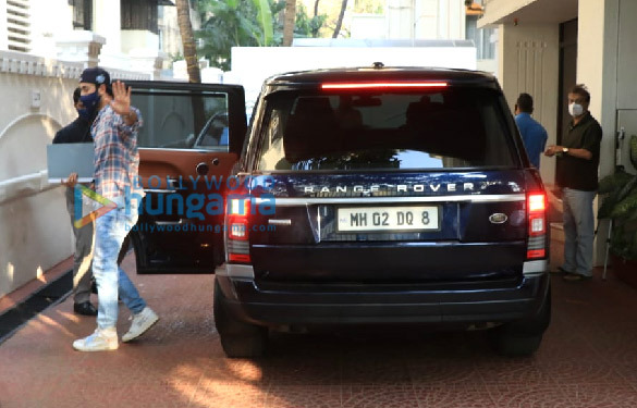 photos ranbir kapoor snapped at luv ranjans office in juhu 3