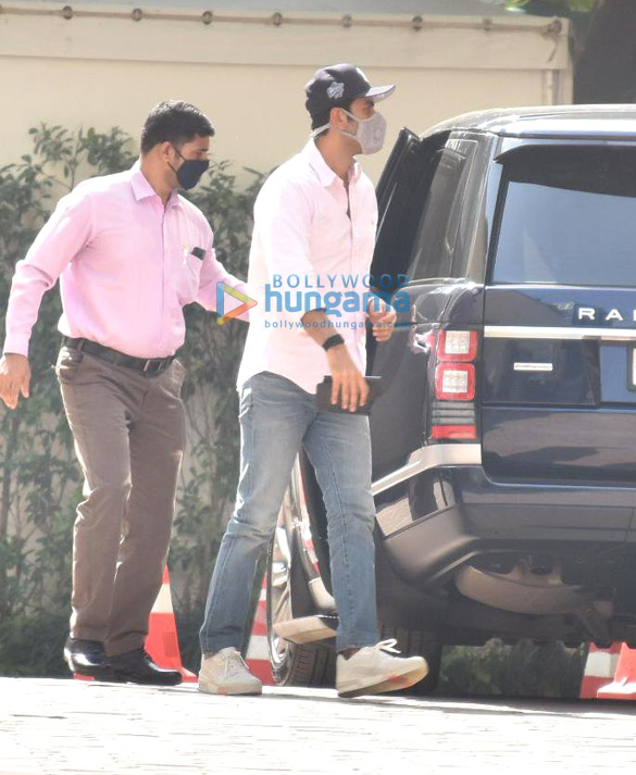 photos ranbir kapoor snapped at yrf in andheri 4