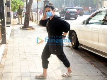 Photos: Raveena Tandon spotted in Khar