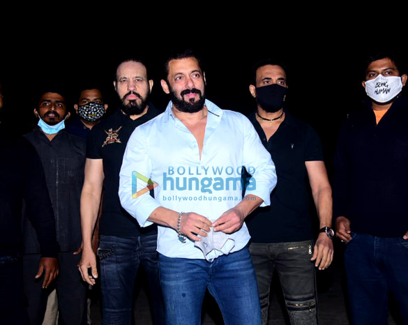 photos salman khan celebrates his birthday with media at his panvel farmhouse 6