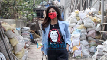 Photos: Shilpa Shetty spotted outside a dental clinic in Khar