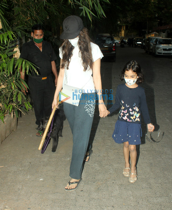 photos shraddha kapoor snapped in mumbai 3 2