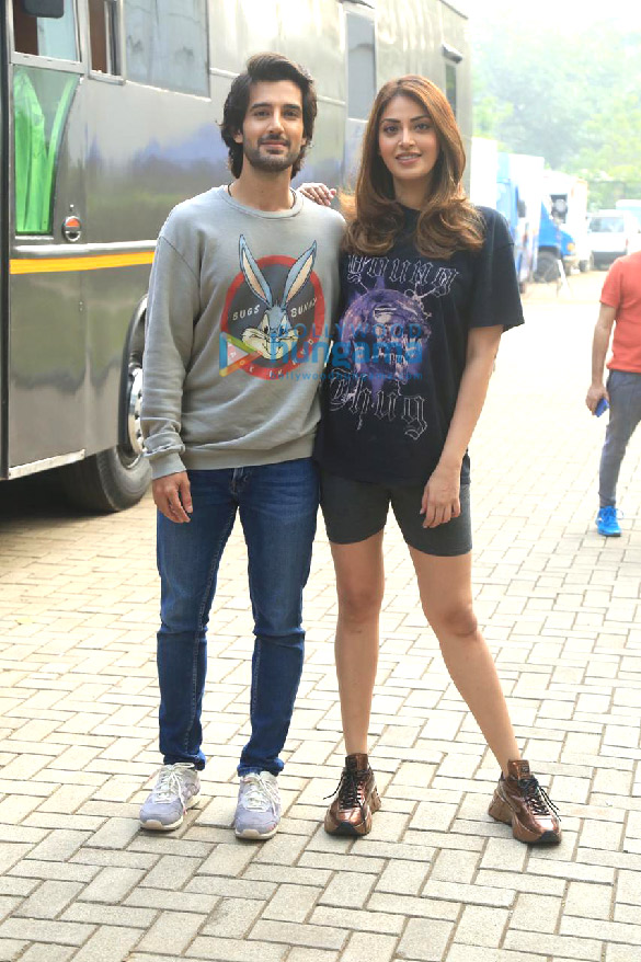 photos sunny leone anushka ranjan and others snapped at wadala 2