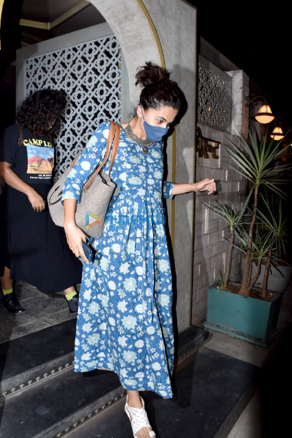 photos taapsee pannu snapped at bayroute in juhu 1