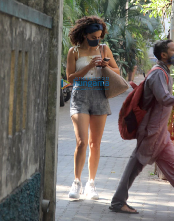 Photos: Taapsee Pannu spotted outside Rakeysh Omprakash Mehra’s office in Bandra