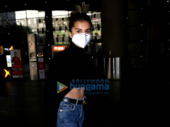 Photos: Tara Sutaria, Ahan Shetty and Dhvani Bhanushali snapped at the airport