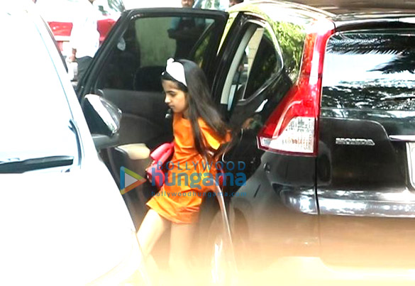 photos twinkle khanna and nitara kumar snapped in juhu 2