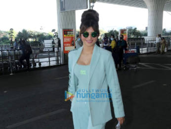 Photos: Urvashi Rautela, Kriti Sanon, and Alia Bhatt others snapped at the airport