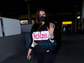 Photos: Urvashi Rautela, Kriti Sanon, and Alia Bhatt others snapped at the airport