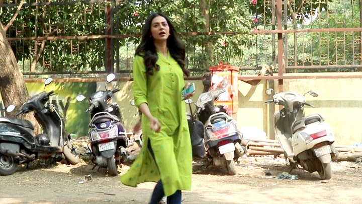 Rakul Preet Singh spotted at Casting Director office Versova
