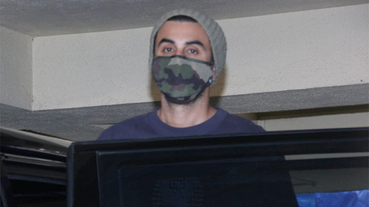Ranbir Kapoor spotted at Dubbing studio in Khar