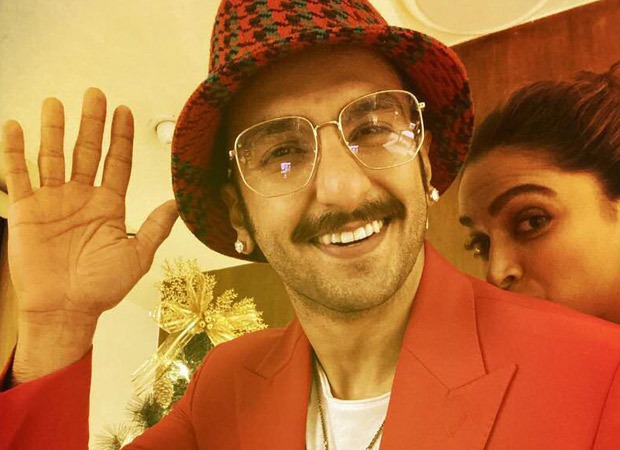 Ranveer Singh calls Deepika Padukone his ‘Little Elf’ as the couple send across Christmas greetings