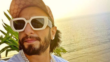 Ranveer Singh shares a beach selfie wearing a pearl necklace, Arjun Kapoor comments ‘Baba tu heera nahi moti hai’ 