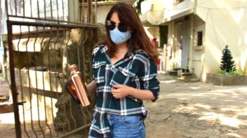 Yami Gautam snapped at Kromakay salon in Juhu