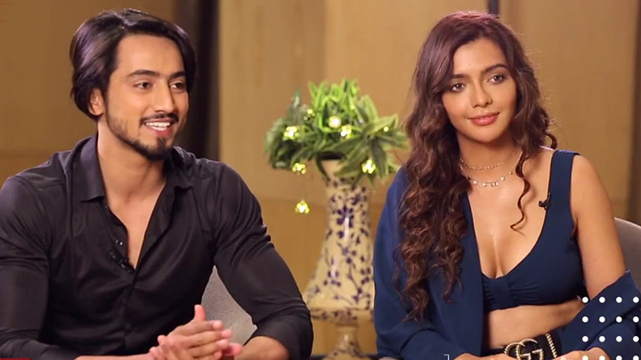 Faisu: “Jannat, itne saare LIKES kaise aate hai aapko, aur itne kam…”| Rapid Fire | Ruhi Singh Faisu: “Jannat, itne saare LIKES kaise aate hai aapko, aur itne kam…”| Rapid Fire | Ruhi Singh