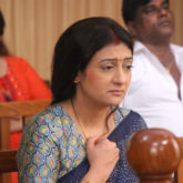 Juhi Parmar goes de-glam for the upcoming twist in Hamariwali Good News