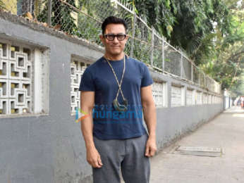 Photos: Aamir Khan snapped in Juhu