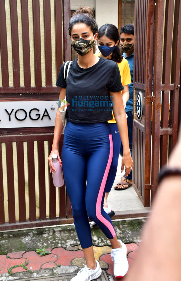 photos ananya panday spotted at yoga class in bandra 2 3