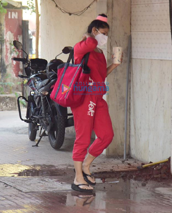 photos daisy shah and tanishaa mukerji spotted at pilates 2