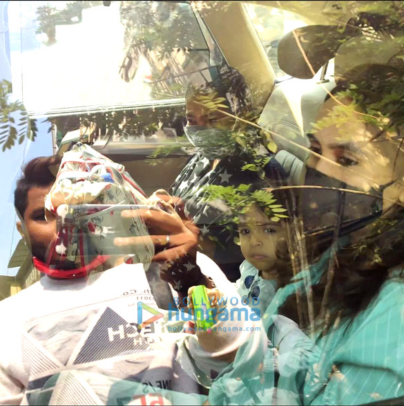 photos david dhawan and family leave for varun dhawans wedding in alibaug 4