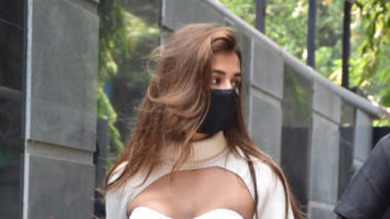 Disha Patani hops on to the arm warmer trend to elevate her look :  Bollywood News - Bollywood Hungama