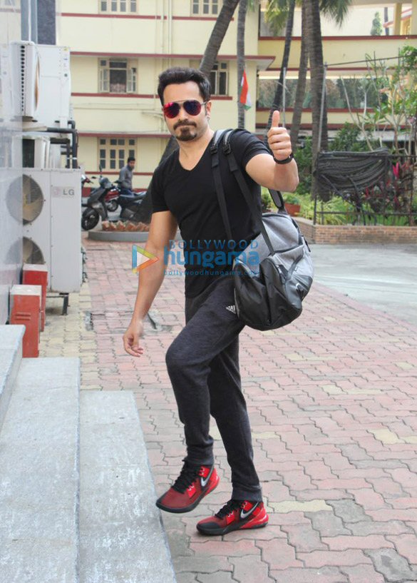 photos emraan hashmi snapped at i think fitness in bandra 3 2