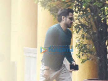 Photos: Emraan Hashmi snapped at Yashraj Studio in Andheri