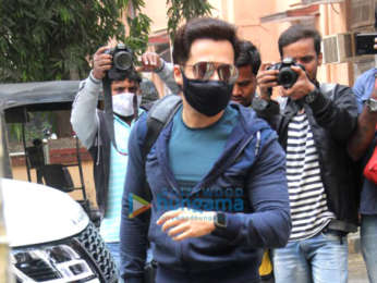Photos: Emraan Hashmi spotted in Bandra