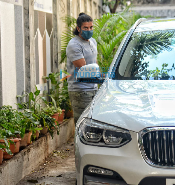 photos farhan akhtar and zoya akhtar snapped at javed akhtars house in juhu 1