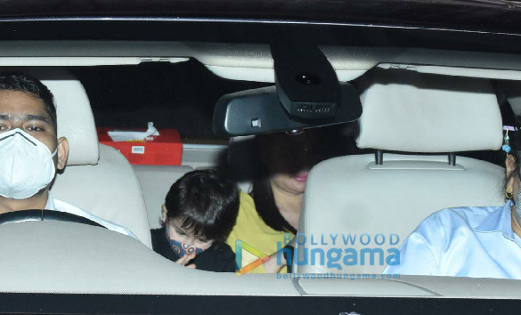 photos kareena kapoor khan and taimur ali khan snapped at nikhil dwivedis sons birthday party 4