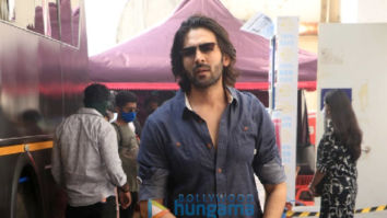 Photos: Kartik Aaryan snapped at Filmcity