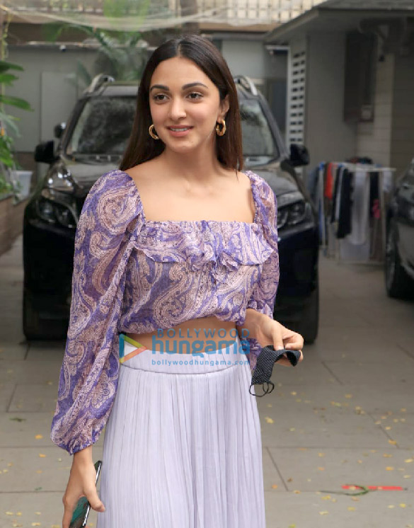 photos kiara advani snapped at murad khetanis house in juhu 4