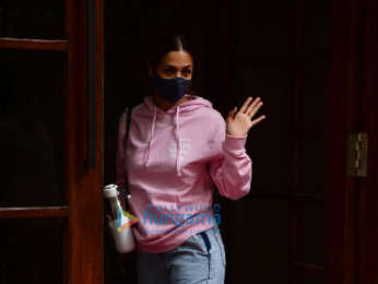 Photos: Malaika Arora spotted at Karan Johar's house in Bandra