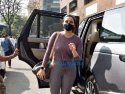 Photos: Parineeti Chopra snapped in Andheri