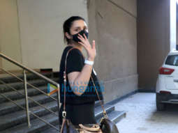 Photos: Parineeti Chopra snapped in Andheri
