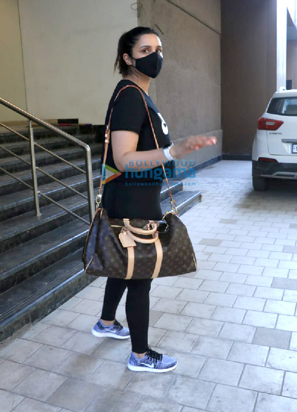 photos parineeti chopra snapped in andheri 3 2