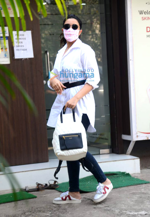 photos parineeti chopra spotted at a skin clinic in juhu 2 2