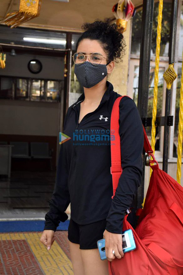 photos pooja hegde and sanya malhotra spotted at gym 6