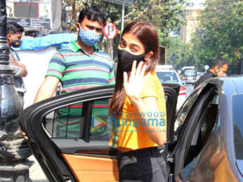 Photos: Pooja Hegde spotted at Linking Road
