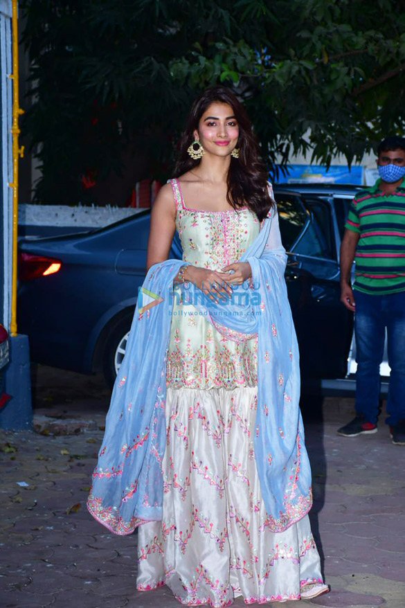 photos pooja hegde spotted outside her residential building melrose apartments 1