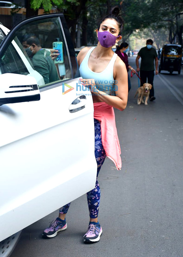photos rakul preet singh spotted at anshuka yoga classes in bandra 4 4
