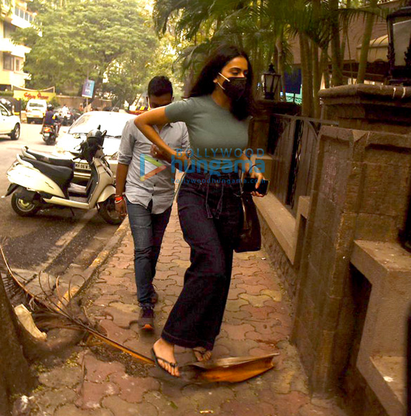 photos rakul preet singh spotted in bandra 3 5