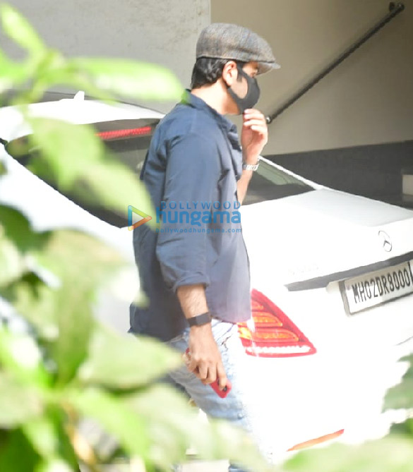 photos ranbir kapoor spotted at a clinic 2 2