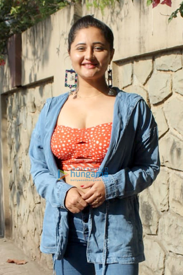 Photos: Rashami Desai snapped in Andheri