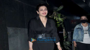 Photos: Raveena Tandon snapped at Siddharth Roy Kapur’s office in Khar