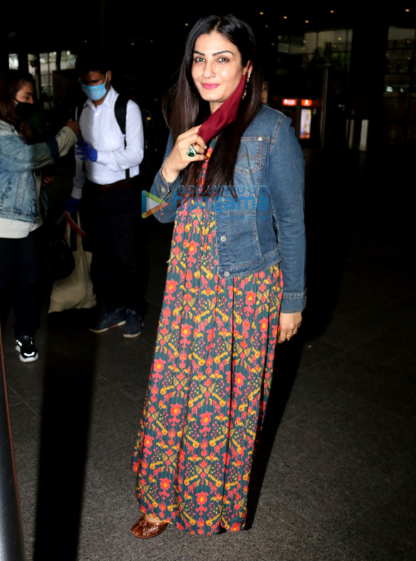 Photos: Raveena Tandon, Shraddha Kapoor, Kangana Ranaut and others spotted at the airport Photos: Raveena Tandon, Shraddha Kapoor, Kangana Ranaut and others spotted at the airport