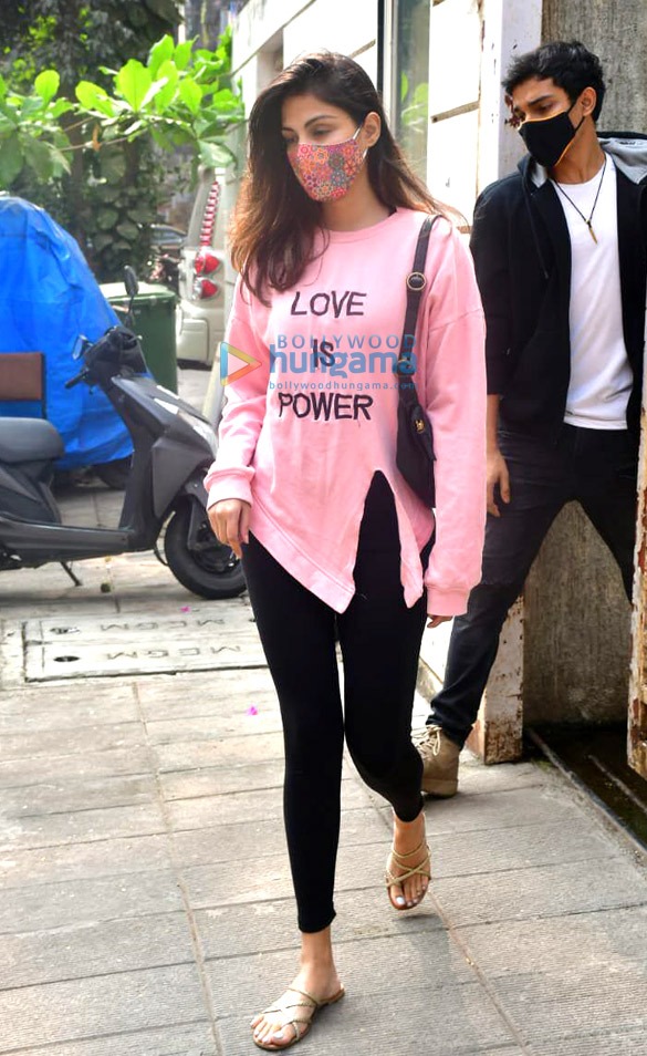 Photos: Rhea Chakraborty spotted house hunting in Bandra with her brother