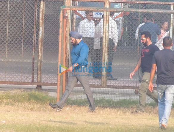 photos salman khan spotted for a shooting in bandra 1