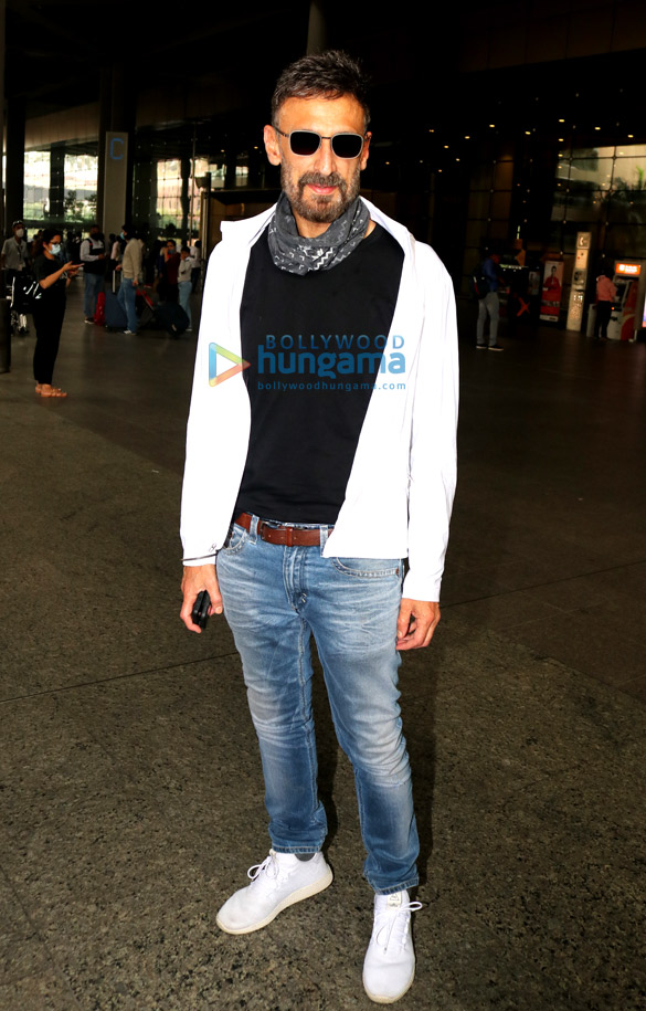 photos sanjana sanghi and rahul dev snapped at the airport 2