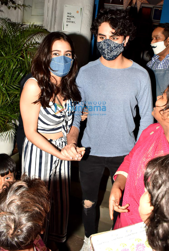 photos sara ali khan ibrahim ali khan snapped at olive bar in khar 1